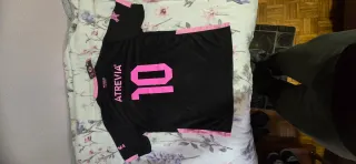 Camiseta ASTRO Negra y Rosa