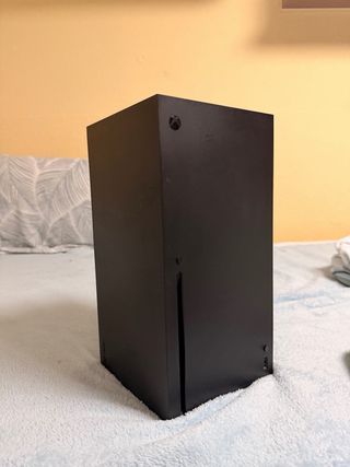 Xbox Series X Consola Negra y Blanca, Auriculares.