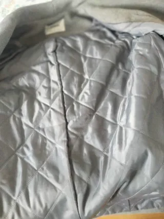 Chaquetón gris acolchado