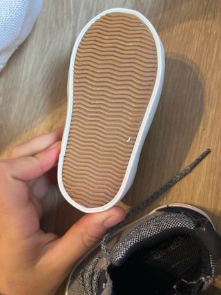 Zapatos para bebé grises