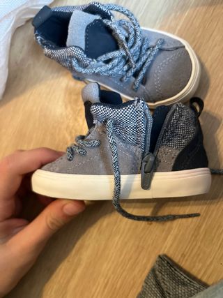 Zapatos para bebé grises