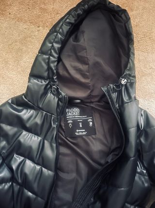 Chaqueta paddet Negra con Capucha