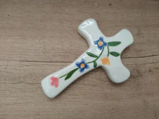 Cruz cerámica pintada a mano