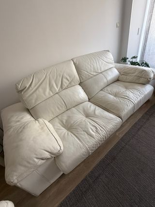 Sofá de piel blanco