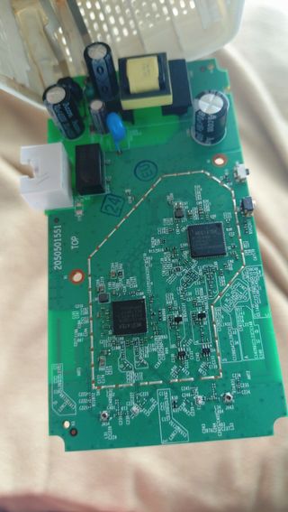 TP-Link RE330 Extensor (PARA PIEZAS)