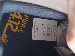 Zapatillas Puma Negras y Blancas talla 30