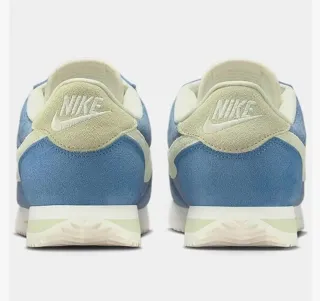 Zapatilla Deportiva Nike Cortez SE Denim Ahumado.