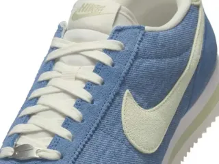 Zapatilla Deportiva Nike Cortez SE Denim Ahumado.