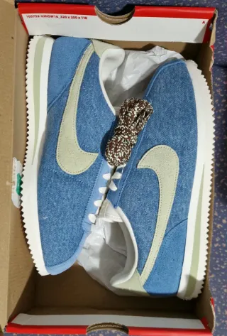 Zapatilla Deportiva Nike Cortez SE Denim Ahumado.