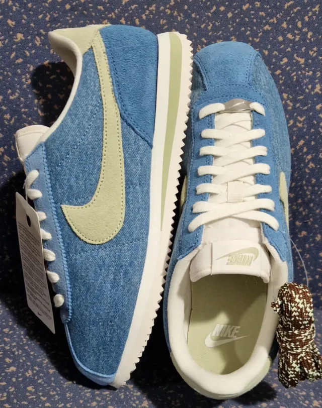 Zapatilla Deportiva Nike Cortez SE Denim Ahumado.