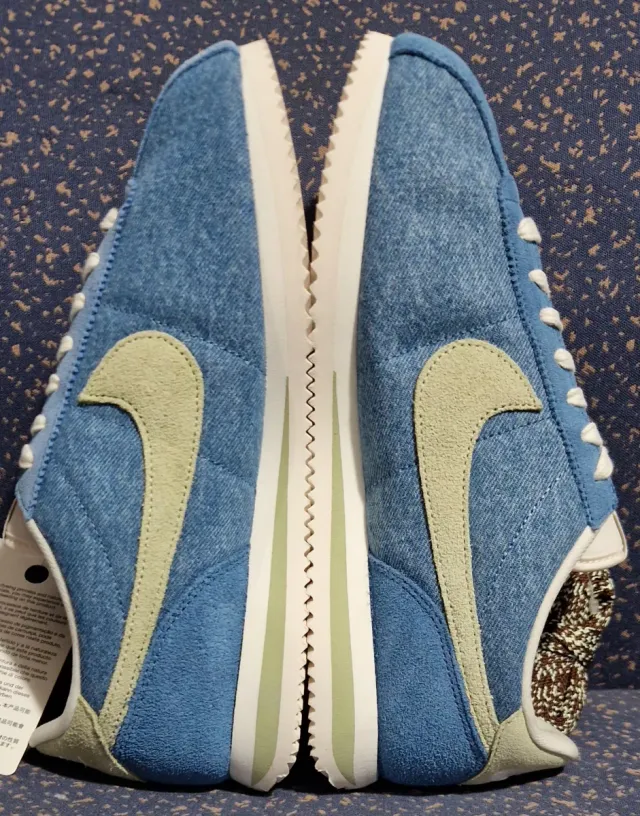 Zapatilla Deportiva Nike Cortez SE Denim Ahumado.