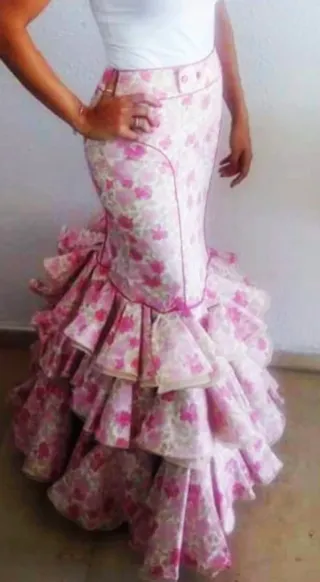 Falda Flamenca con volates y camisa a juego.