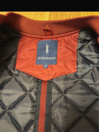 Cazadora Bomber Javier Larrainzar Roja