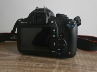Kit. Canon EOS 1200D