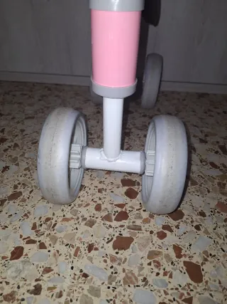 Bicicleta de bebé sin pedales rosa