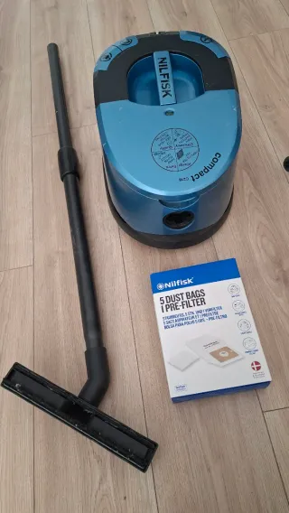 Aspirador Nilfisk Compact C15 + recambios de bolsa