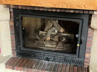 Chimenea de leña completa