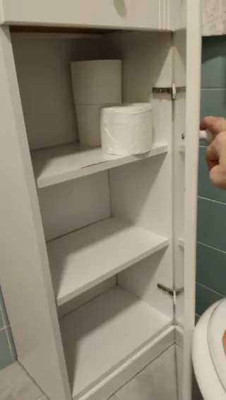 Armario de baño blanco y azul