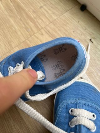 Zapatos de bebé azules