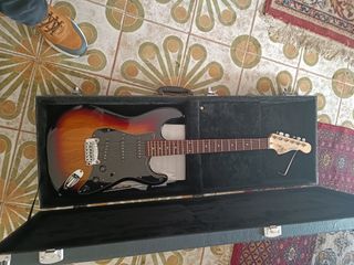 G&L Legacy 3-Tone Sunburst Chitarra Elettrica