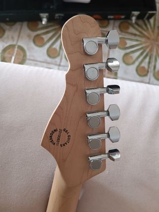 G&L Legacy 3-Tone Sunburst Chitarra Elettrica