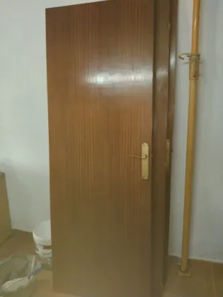 Puerta de madera para habitación