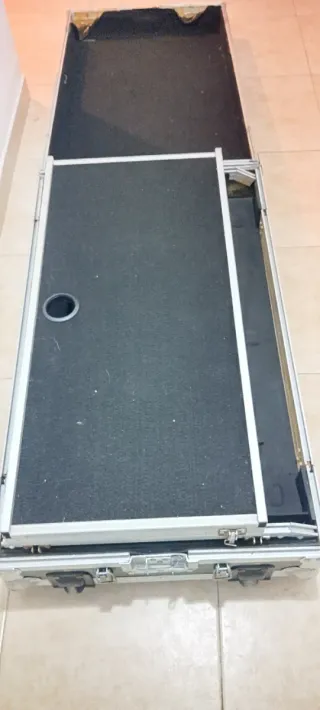 Maleta profesional DJ flight case