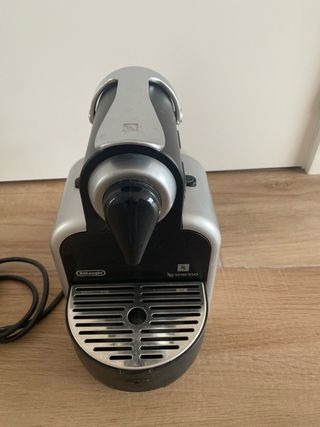 Cafetera Nespresso DeLonghi