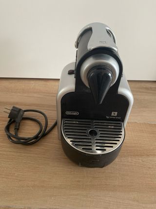 Cafetera Nespresso DeLonghi