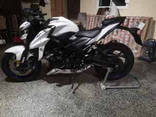 Suzuki GSX-S750+accesorios