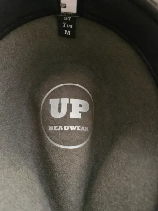 Sombrero de cuero suave gris