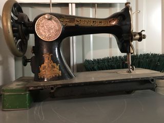 Máquina de coser Singer antigua