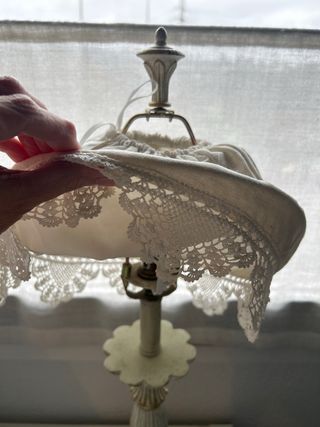 2 Lámparas Beige y dorado de ceramica/escayola.