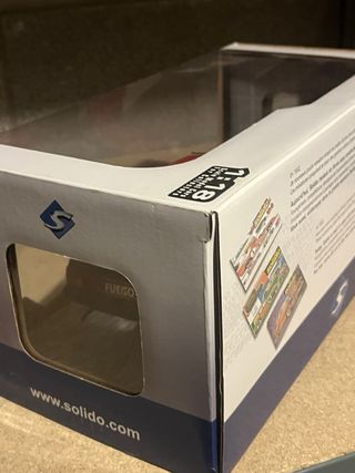 Sellado Solido Renault Fuego Turbo 1:18 rojo