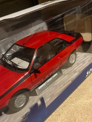 Sellado Solido Renault Fuego Turbo 1:18 rojo