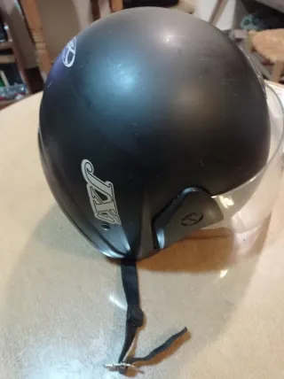 Casco Moto Negro con Visera