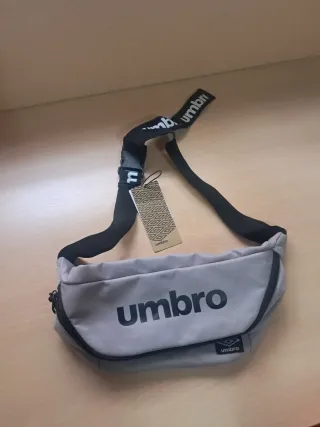 Riñonera Umbro Negra y Gris