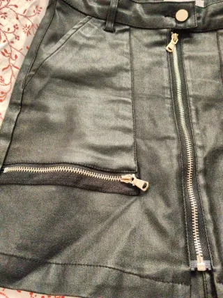 Minifalda efecto encerado