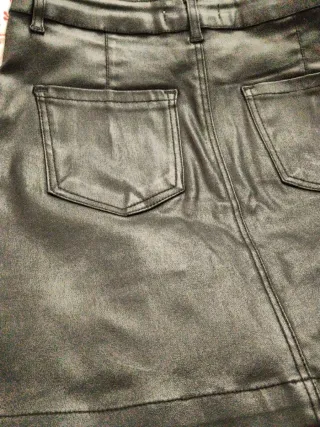 Minifalda efecto encerado