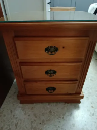 Mesita de noche madera provenzal 3 cajones