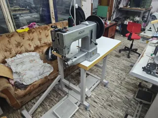 Máquina de coser Adler 205/370