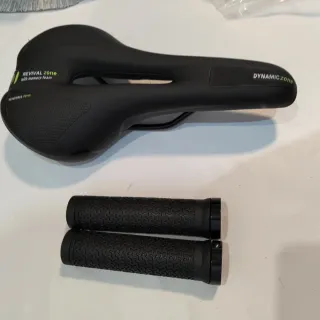 Pack Sillín y Puños Bicicleta Negro nuevos a estre