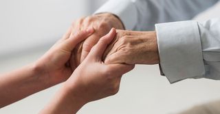 CUIDADOR/A por horas de lunes a viernes