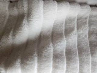 Abrigo de pelo blanco