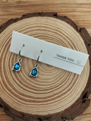 Pendientes acero brillo y azul.