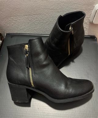 Botines piel negros cremallera dorada