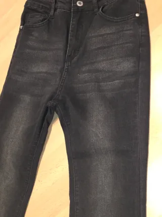 Pantalón vaquero flare