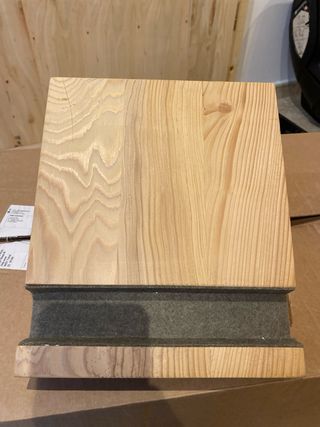 Soporte de madera para bicicleta