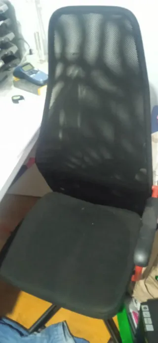 Silla de escritorio regulable sin usar