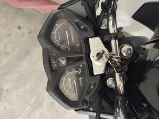 Honda CB125F Naked Negra